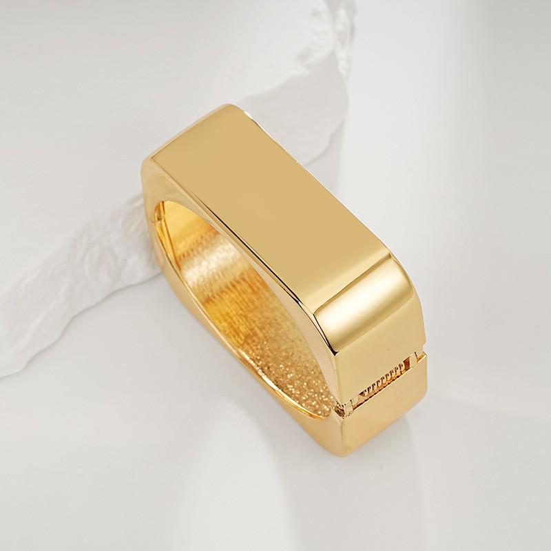 Interlocking Ring Open Bangle - European & American Light Luxury Design for Women