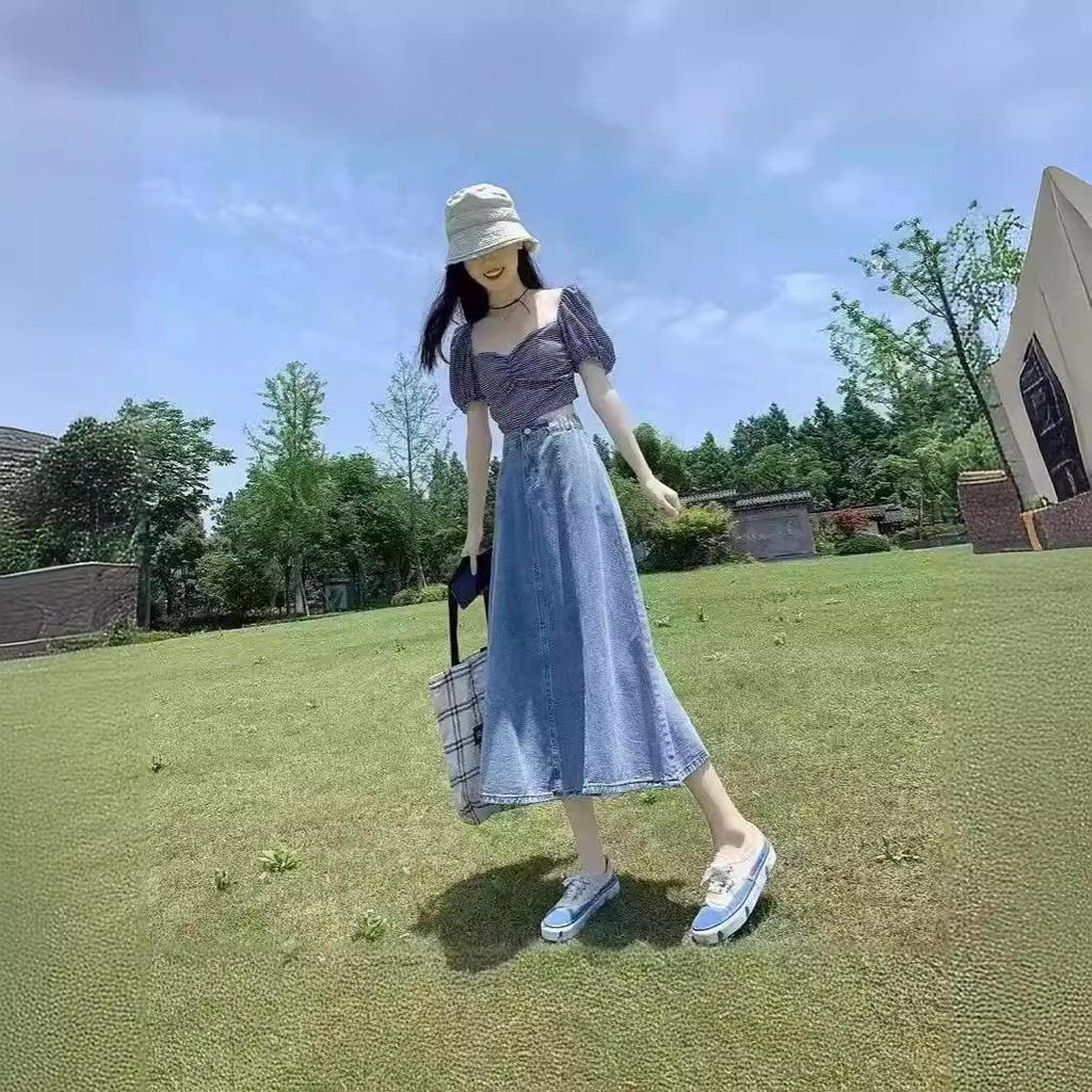 Women's High-Waisted Denim A-Line Midi Skirt, Slimming Fit, Petite to Plus-Size, Perfect for Spring and Summer.