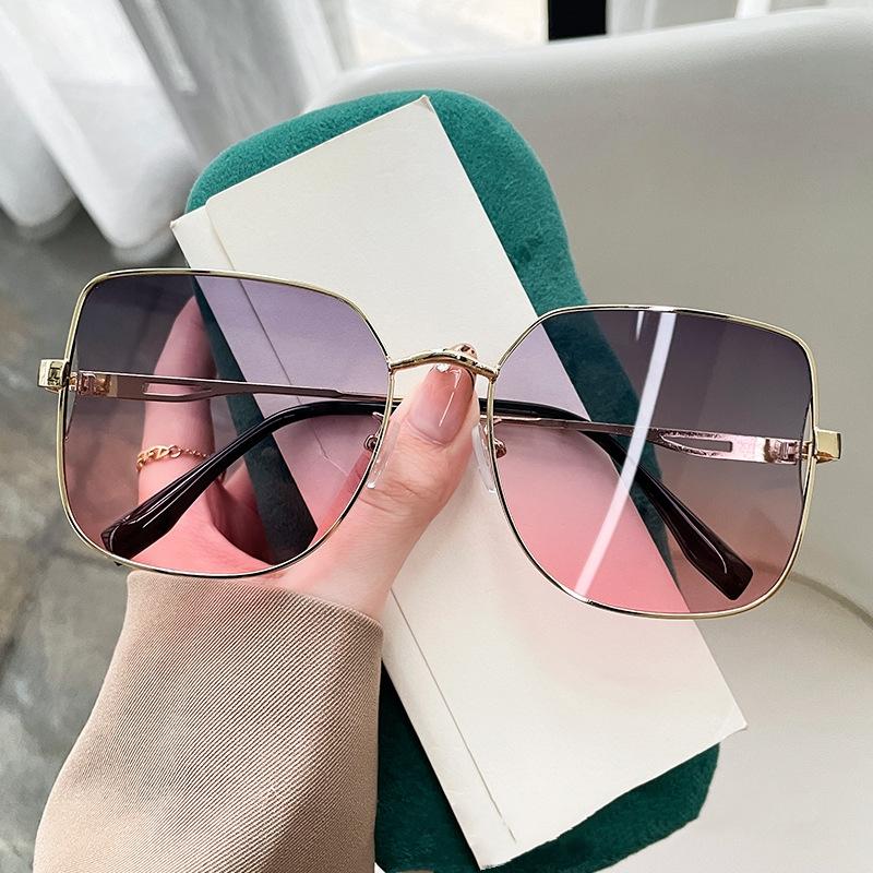 Fashion Light Luxury Ladies Sunglasses Metal Frame Sunglasses Ultraviolet Sun Glasses For Women Uv400 2025 New Eyewear