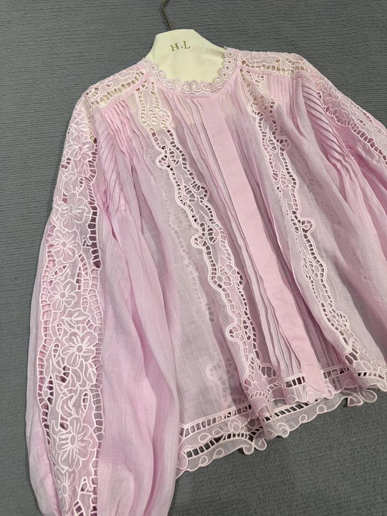 2026 Spring French White Lace Shirt with Loose Lantern Sleeves and Hollow Embroidery