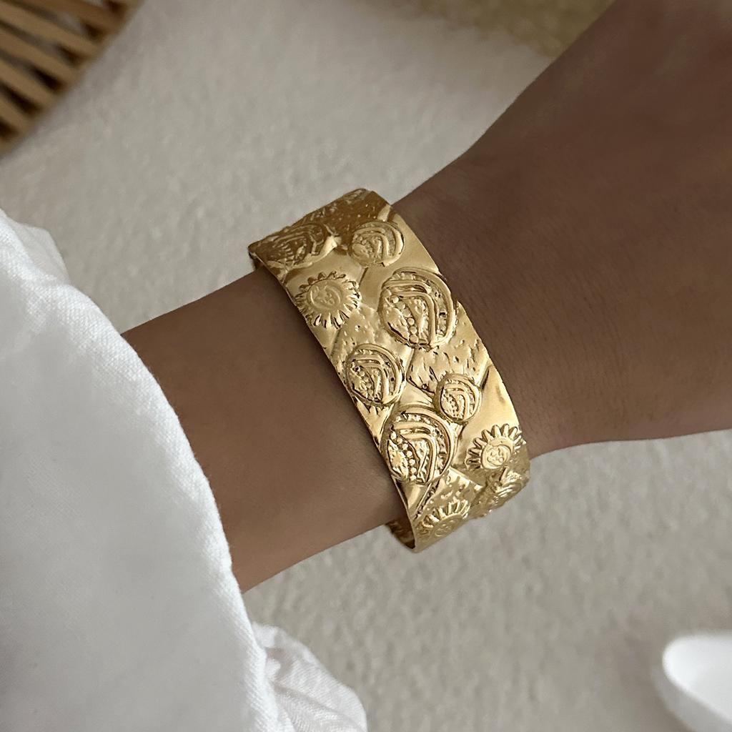 Stainless Steel Exaggerated Wide Cuff Bangle for Women Gold Color Flower Butterfly Leaves Sun Geometric Bracelet Party Jewelry