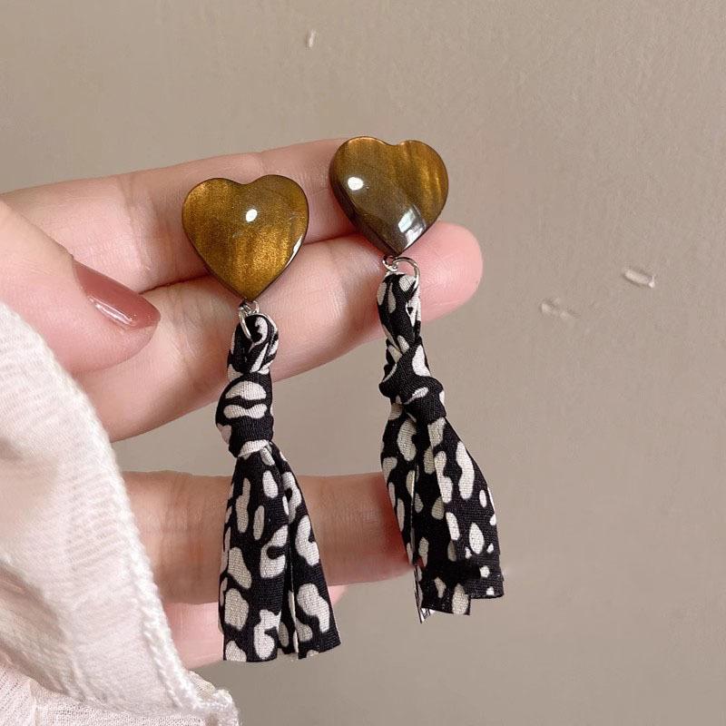 French Vintage Coffee Color Resin Irregular Earrings Geometric Imitation Amber Ternperamental Earring