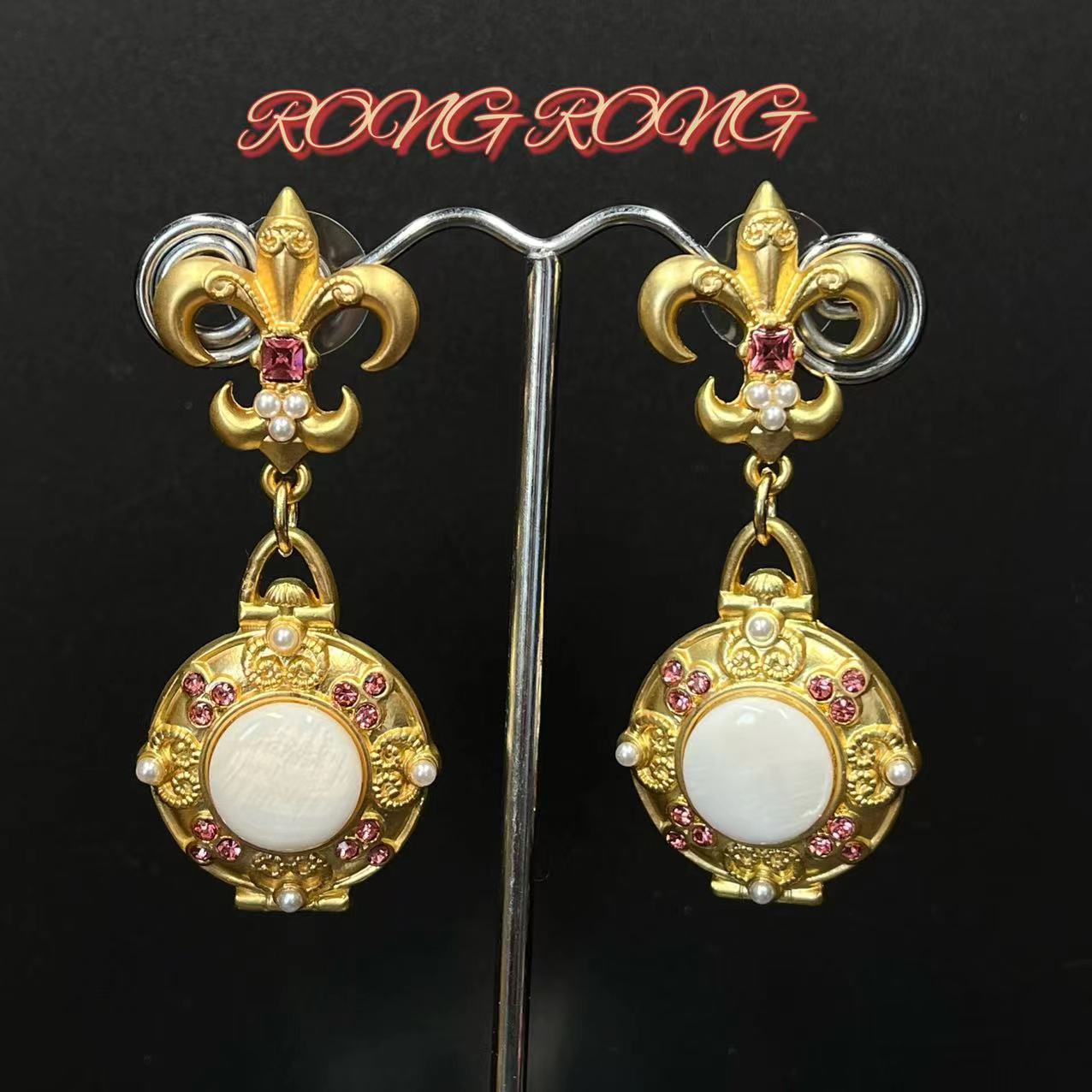 Western Medieval Sand Gold Palace Style Gold-plated Earrings Ancient French Retro Studded Vintage Antique