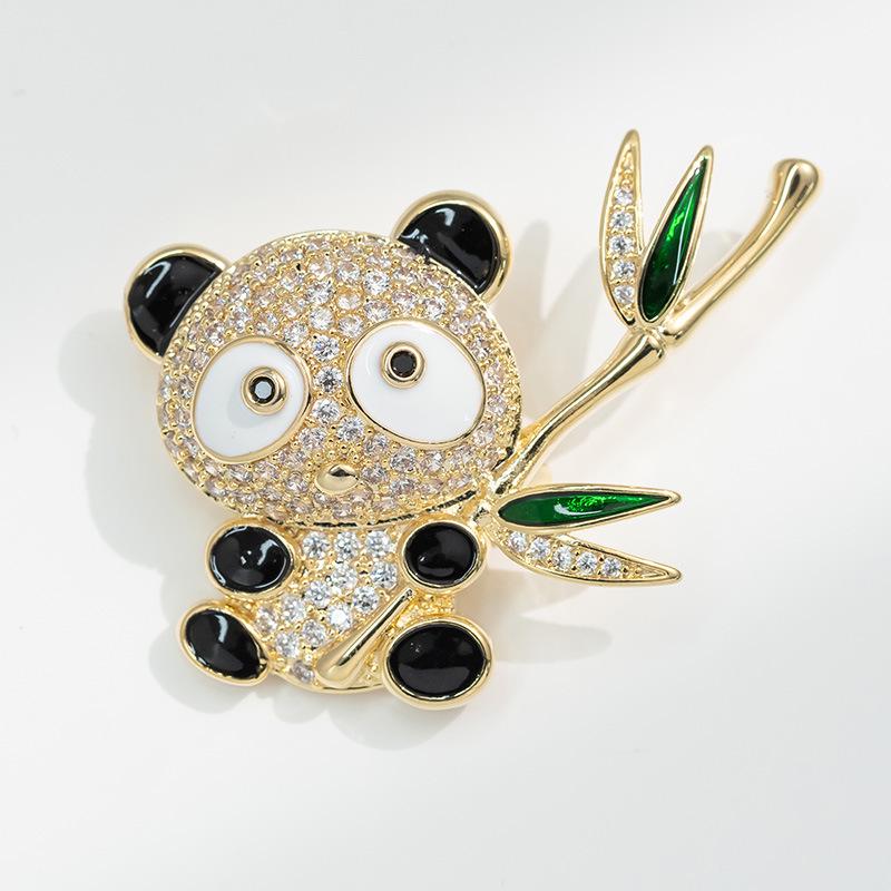 Bo Xin Yun Panda Brooch: Charming Bamboo Corsage Pin for Women