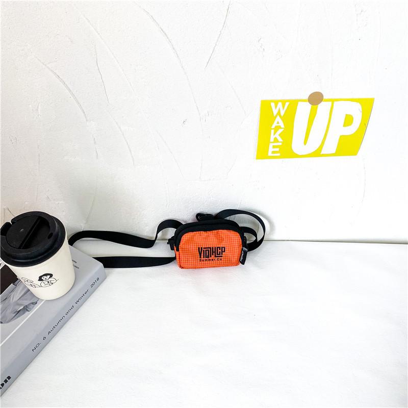 Stylish Mini Crossbody Bag For Kids With Fun Letter Design And Convenient Accessory Storage
