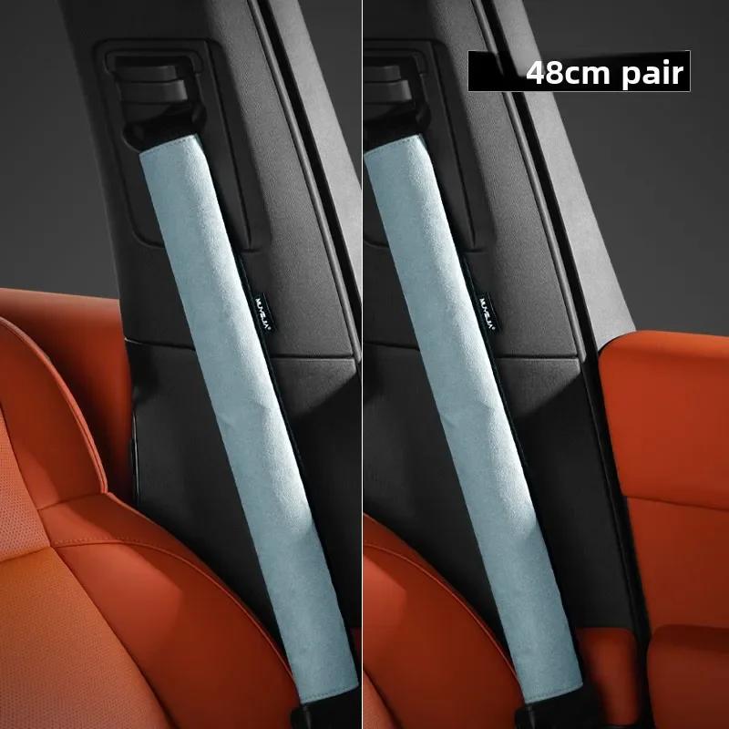 GWOXB1 Car Seat Belt Protector Suitable for All Seasons, Made of Suede Fabric, with a Lengthened Strap To Prevent Neck Discomfort.