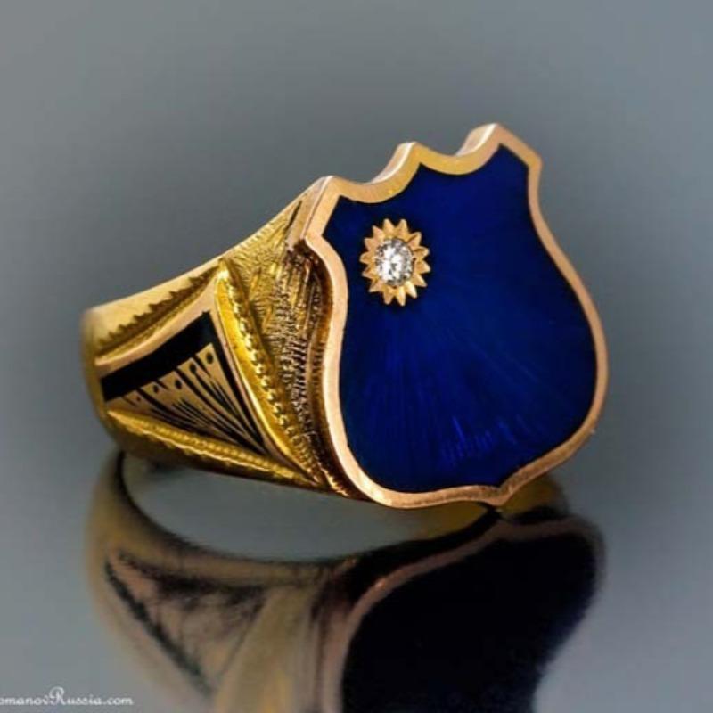 Vintage Shield-shaped Enamel Ring, Blue Center with Gold Details, Suitable for Collectors, Themed Events, Unique Gifts