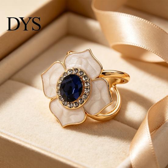 Retro Scarf Accessory Enamel Flower Ring, Oval Faux Gemstone Clip, Ring Sparkling Rhinestone Holder for Women Neckerchiefs Shirts Scarves Shawls Clip