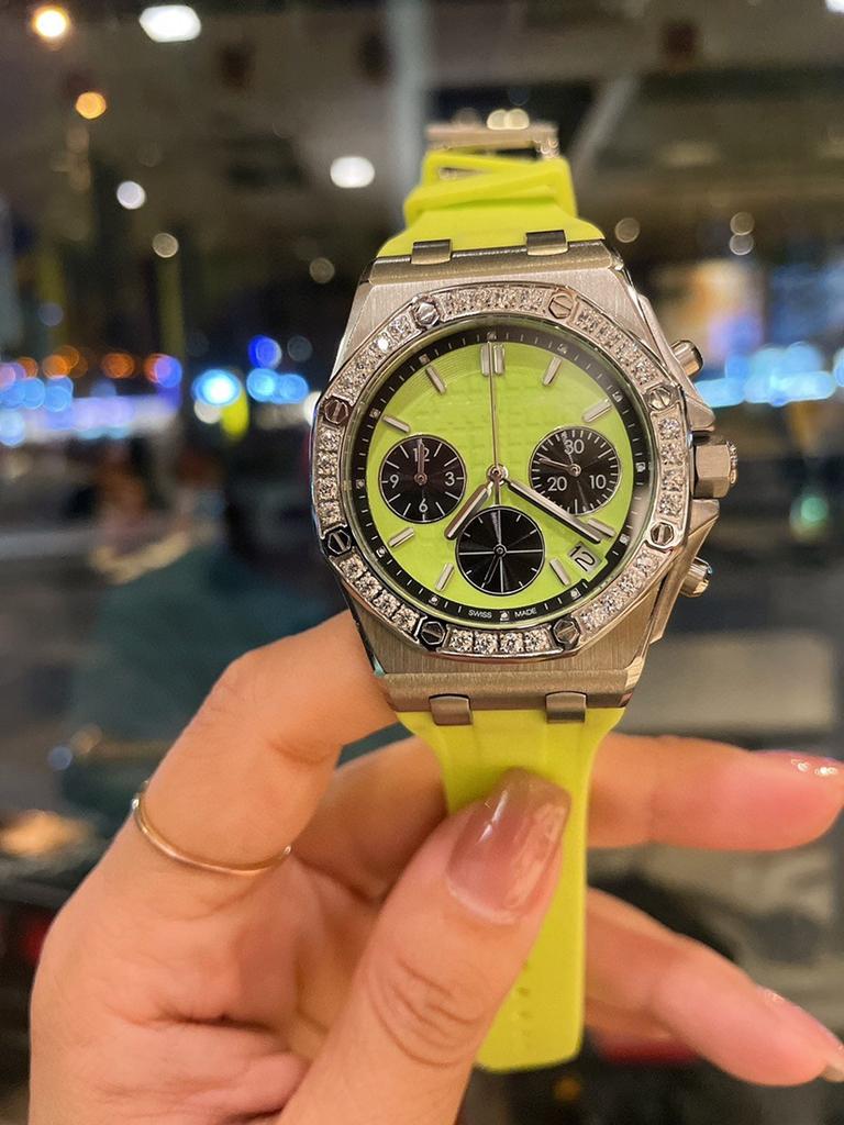 New Oak Swiss Quartz Offshore Watch Women's New Personality Fashion Rubber Large Dial Electronic Waterproof Watch