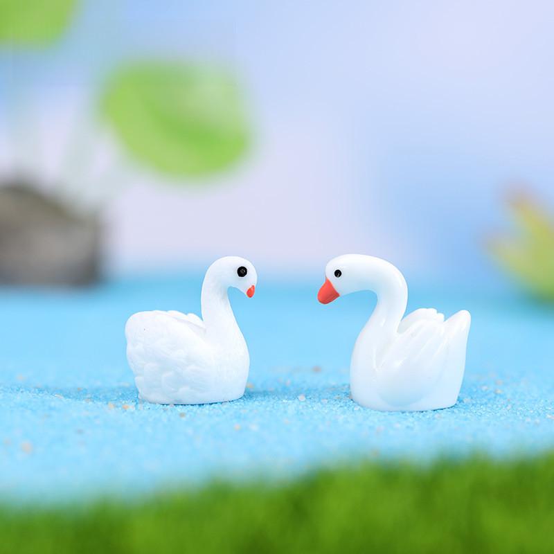 Charming Resin Swan Figurine For Miniature Gardens And Succulent Decorations