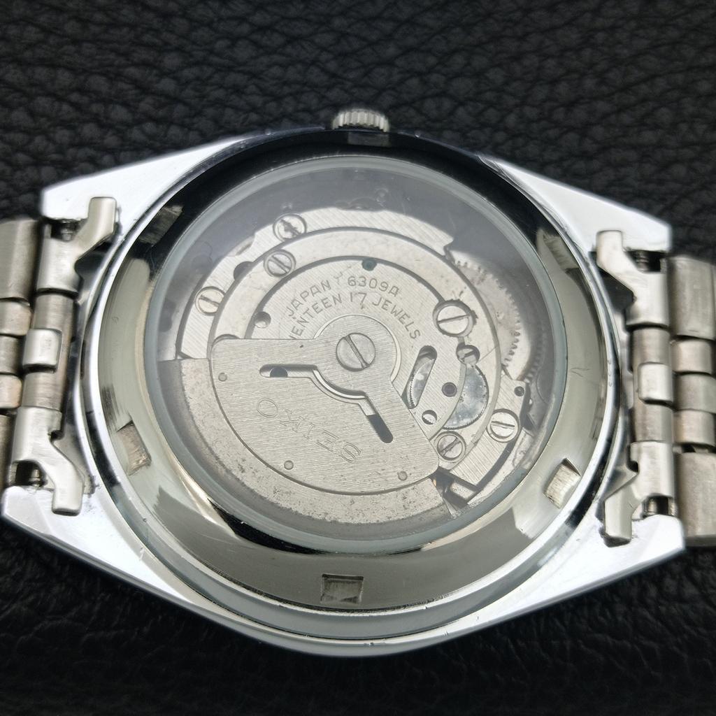 VINTAGE SEIKO 5 AUTOMATIC REFURBISHED JAPAN MENS GREEN DIAL WATCH a444224-1
