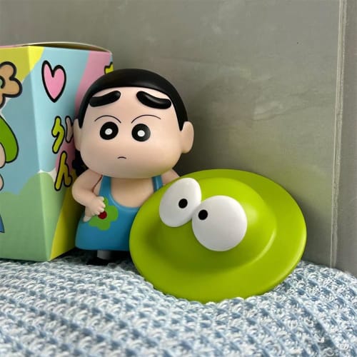Crayon Shin-chan Decoration, Crayon Shin-chan Figure, 18cm PVC, Cute, Stylish, Popular, Pre-Colored Plastic Model, Gift, Doll Figure, Boys and Girls T