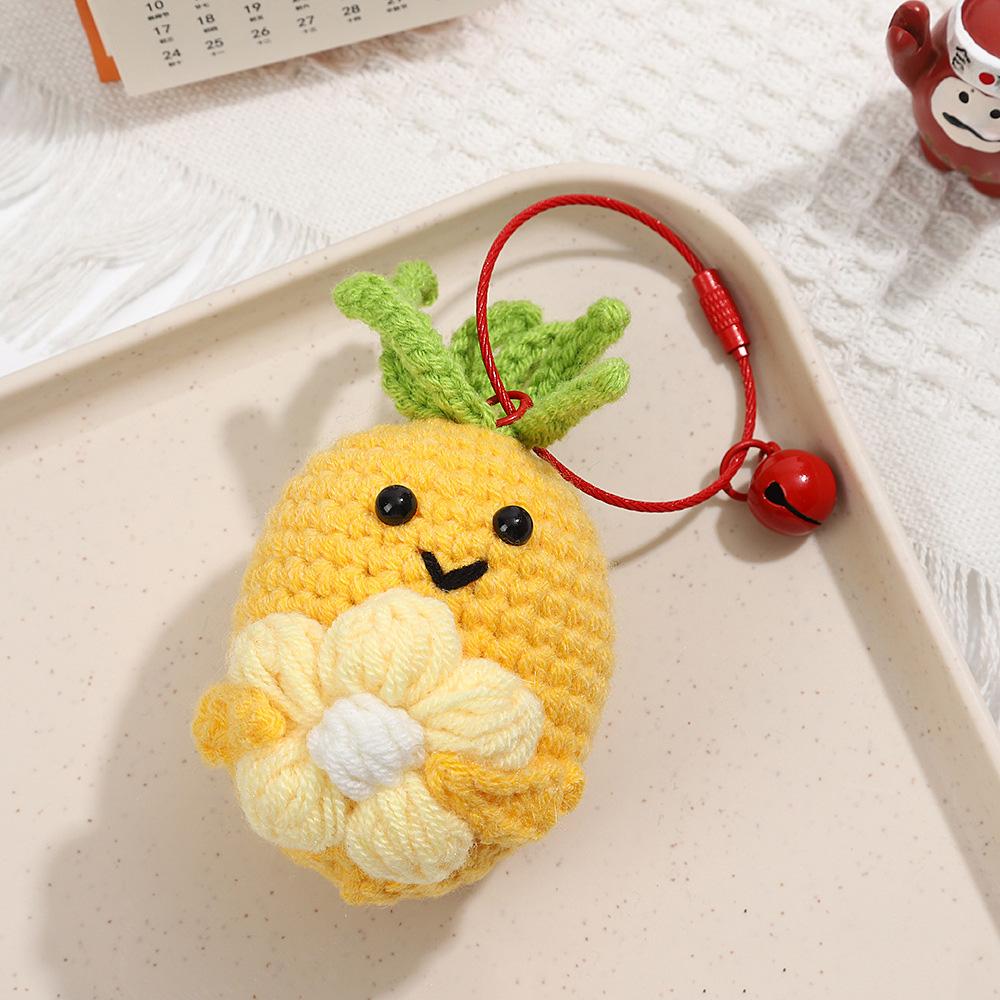 Creative Knitting Fruit Keychain Pendant Christmas Gift Cute Handmade Knitted Avocado Carrot Weaved Keyrings for Bag Accessories