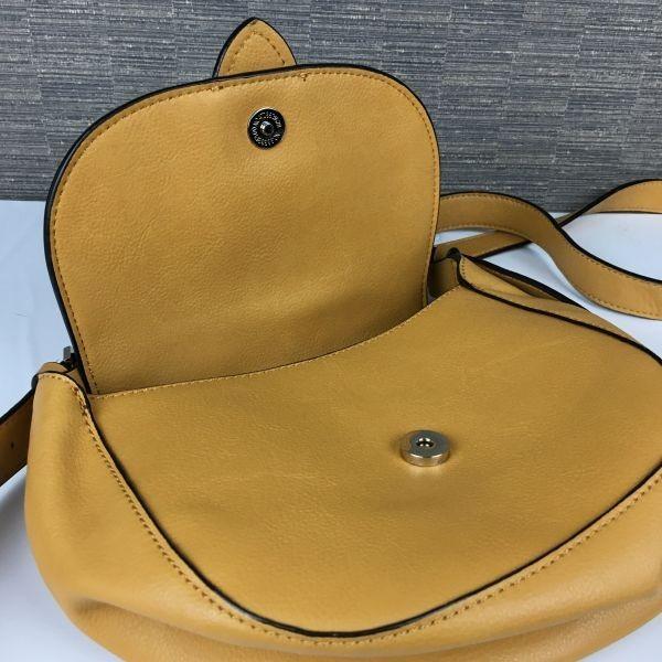 GUESS Leather Shoulder Bag Brown Small Elegant Design(USED)