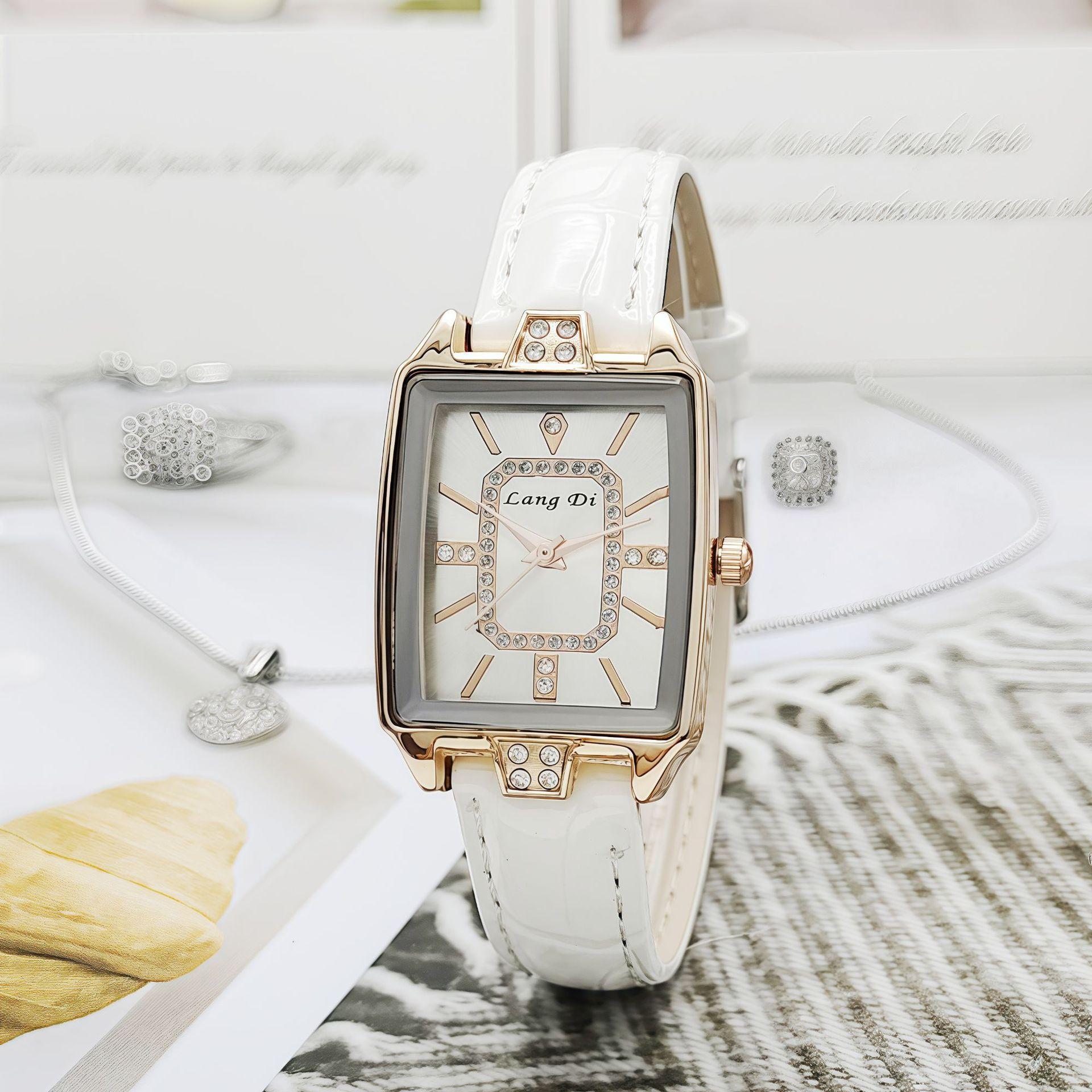 

Женские часы Квадратные с циферблатом, усыпанным стразами, Студенческие, Кварцевые, На кожаном ремешке, Наручные часы