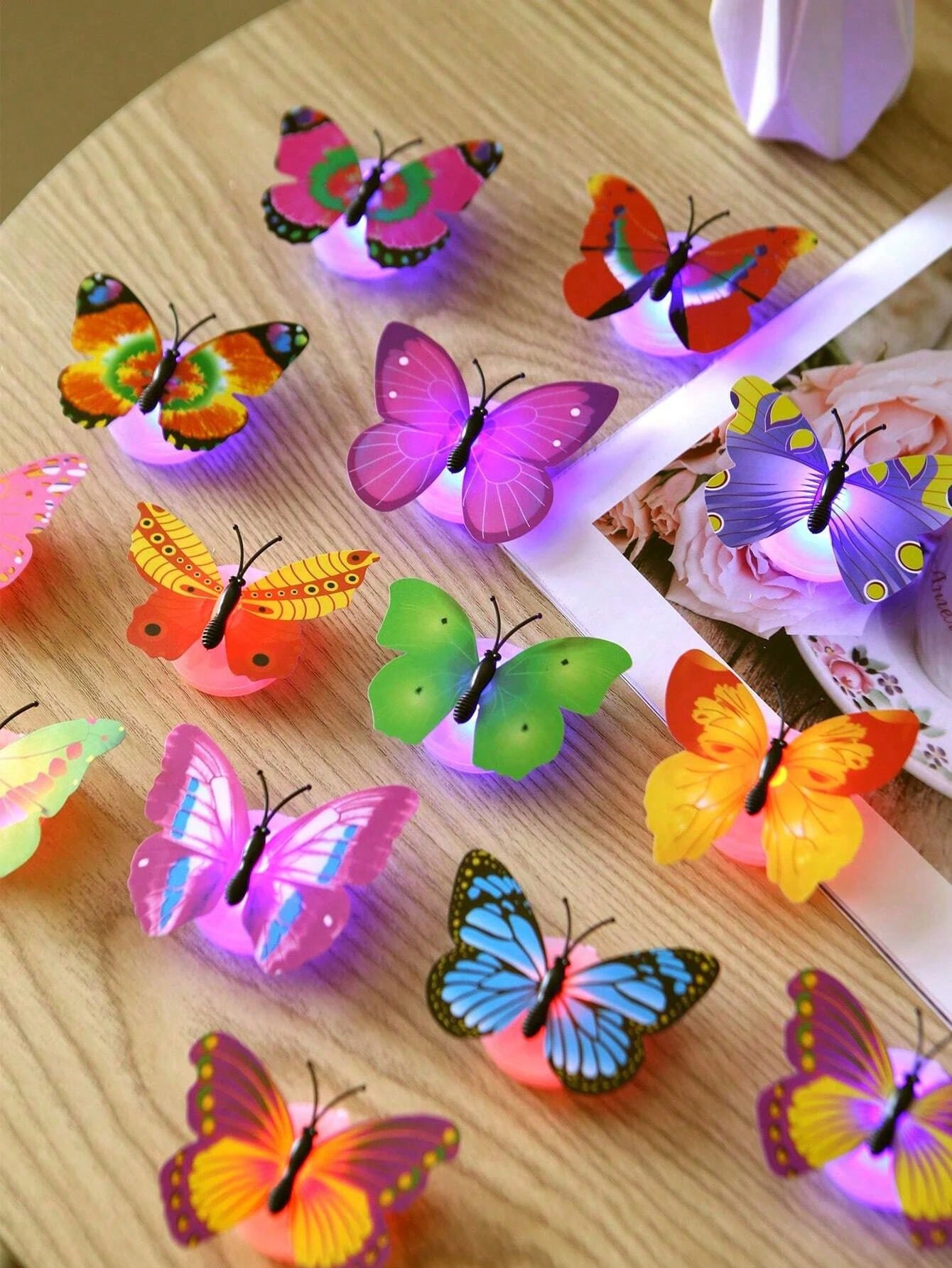 

12pcs Random Plastic Creative Butterfly Decoration Home 3D Night Light Wall Stickers Christmas Festival Home Decoration