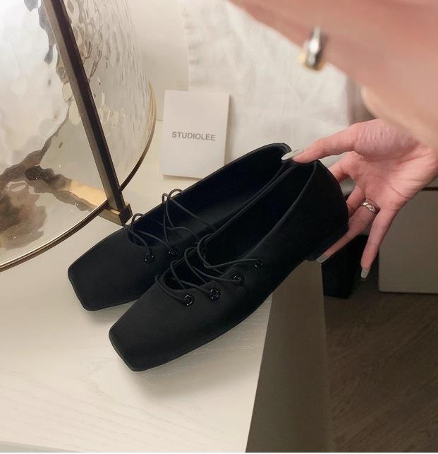 

Sheepskin version of grape mother Mary Jane shoes women s single shoes extravagant satin temperament square head cross with ballet flats 35