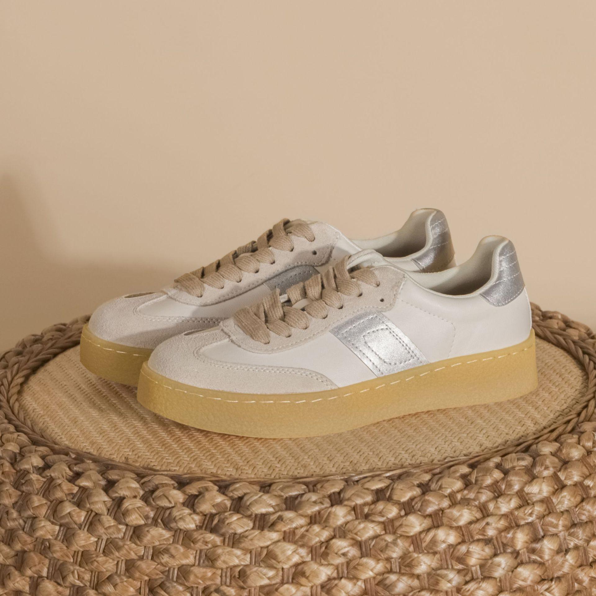 

Grape mother 2025 autumn new thick-soled German training shoes women s shoes soft soles are not tired feet small people increase height casual sho 34