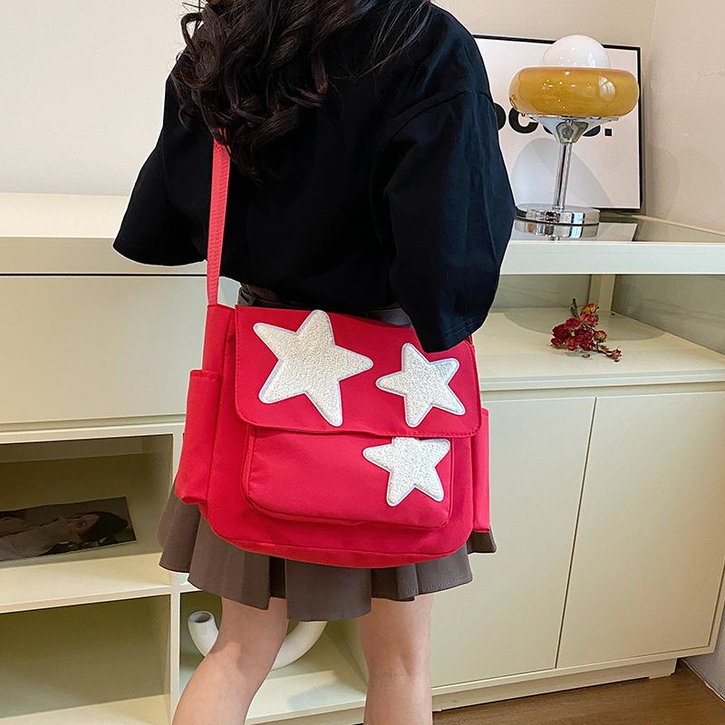 Schoolbag Women's Black Simple, Fashionable And Large-Capacity Commuter Bag For The New Niche One-Shoulder Messenger Bag For The Season, And The Class Tote Bag.