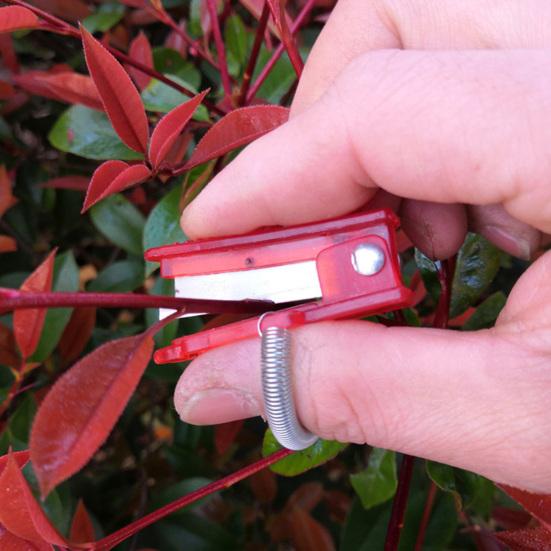 3/5/8/10Pcs Gardening Thumb Knife Fruit Picker Sharp Blade Mini Size Portable Multifunctional Finger Cutter Tool