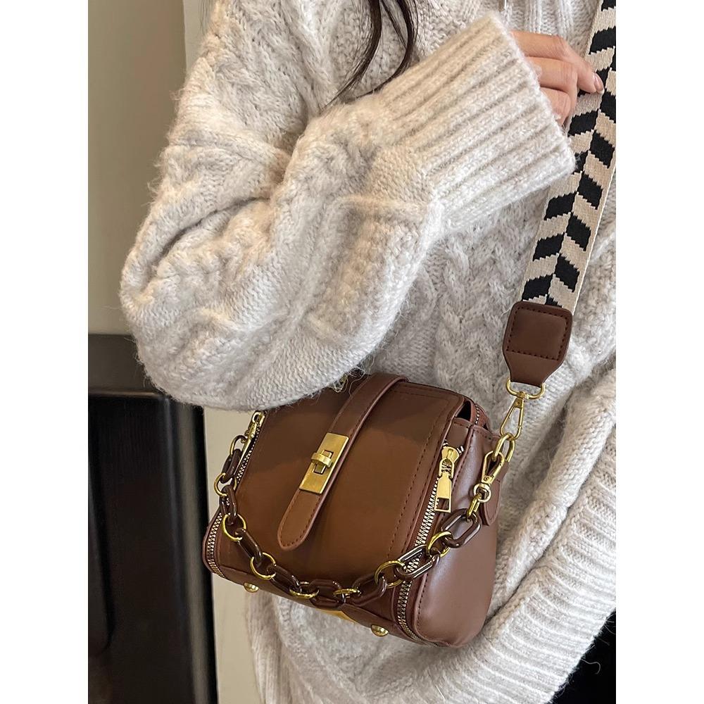 Retro Style Bag Popular Bag Women 2025 New Versatile Portable Bucket Bag Premium Texture Shoulder Messenger Bag