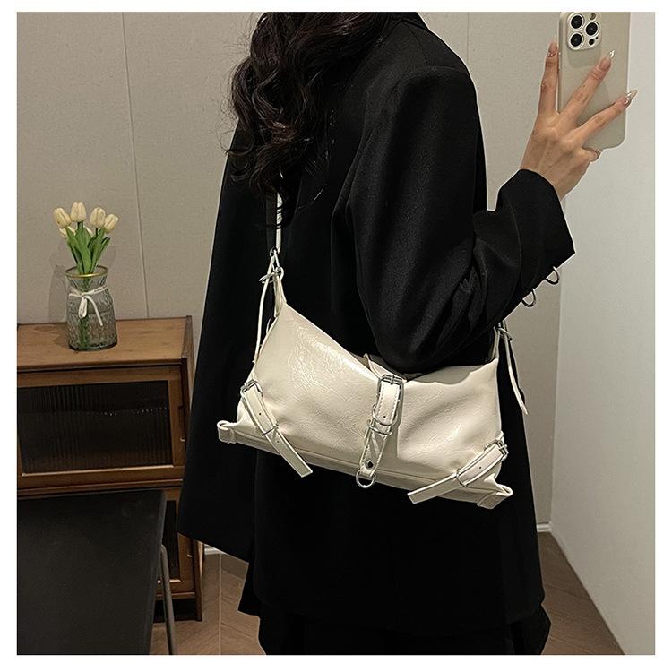 Dámská jednobarevná magnetická spona bagetová crossbody taška volnočasová PU šikmá ramenní taška s nastavitelným popruhem