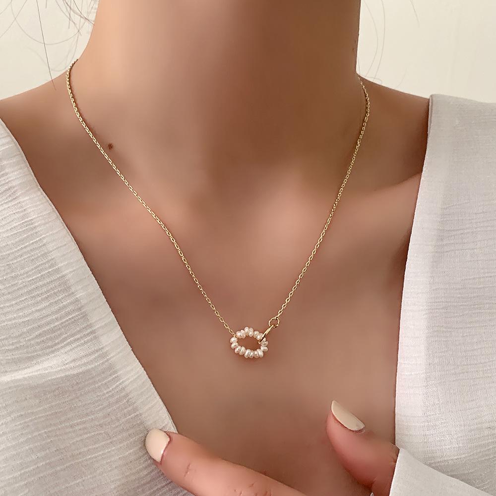 Dongdaemun natural pearl necklace simple metal cold wind personality temperament clavicle chain short URL accessories