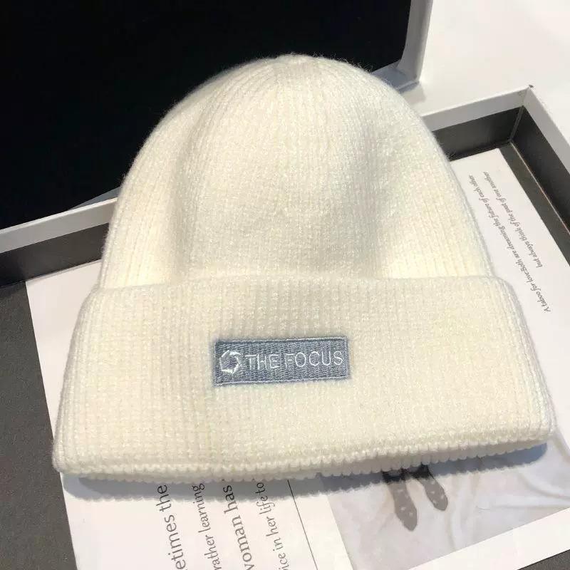 

Осенне-зимняя мода Guochao вязаная теплая шерстяная шапка для мужчин и женщин пар уличная универсальная белая женская зимняя шапка от холода Elastic (54-58cm)