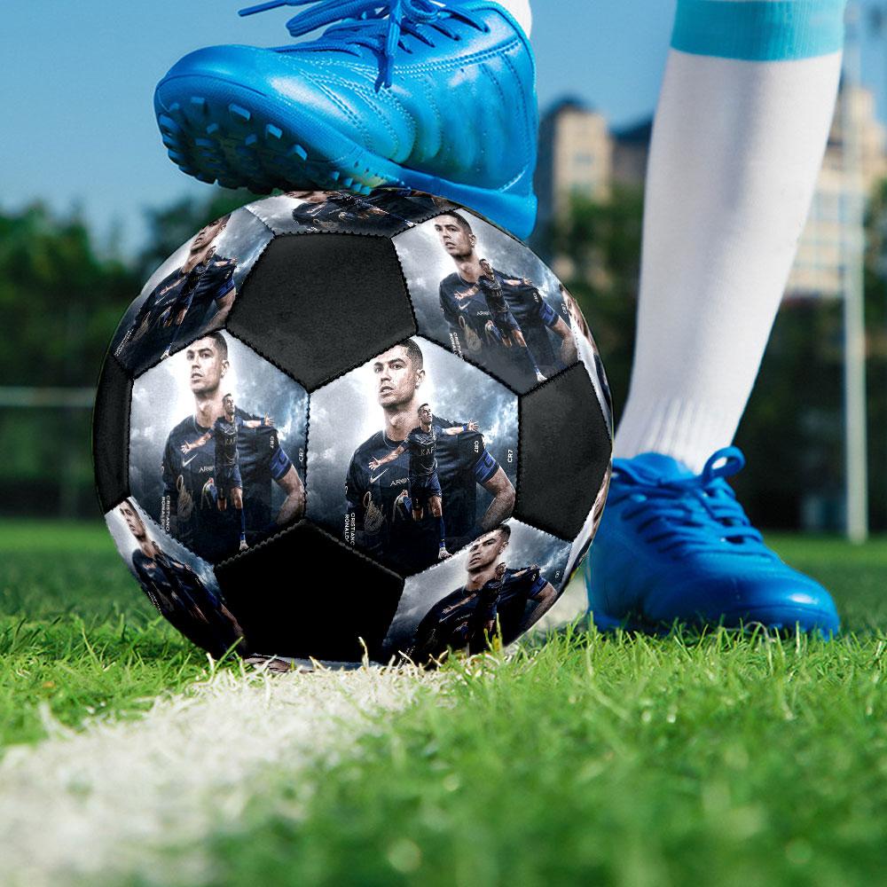 1 pièce Cristiano Ronaldo taille 5 ballon de football PrahaBallon de Football Indoor Coloré Tous Âges Cousu à la Machine PVC Prêt pour la Compétition Durable Haut Rebond