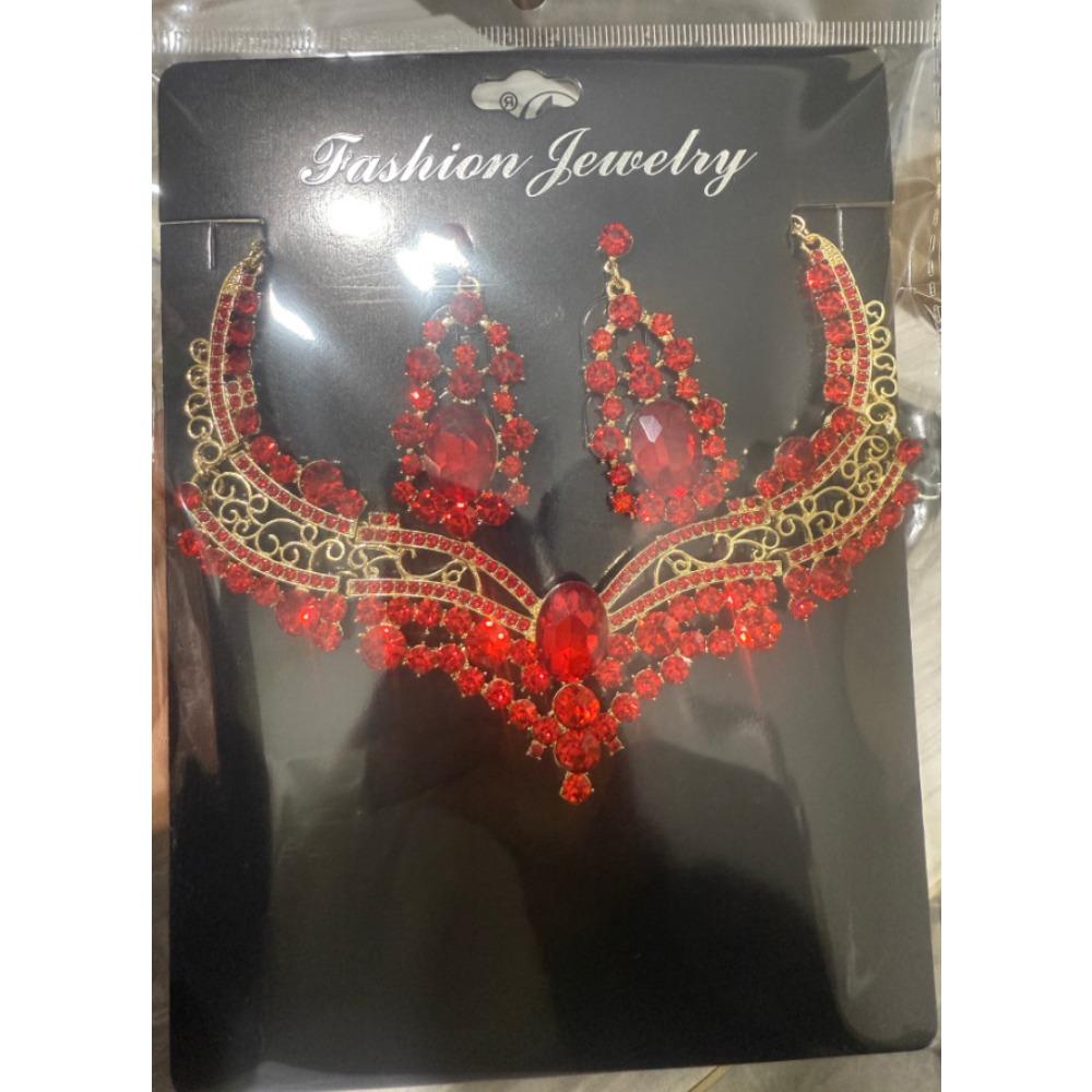 Vintage Alloy Necklace Earrings Set Shiny Crystal Exaggerated Design Premium Clavicle Chain Women
