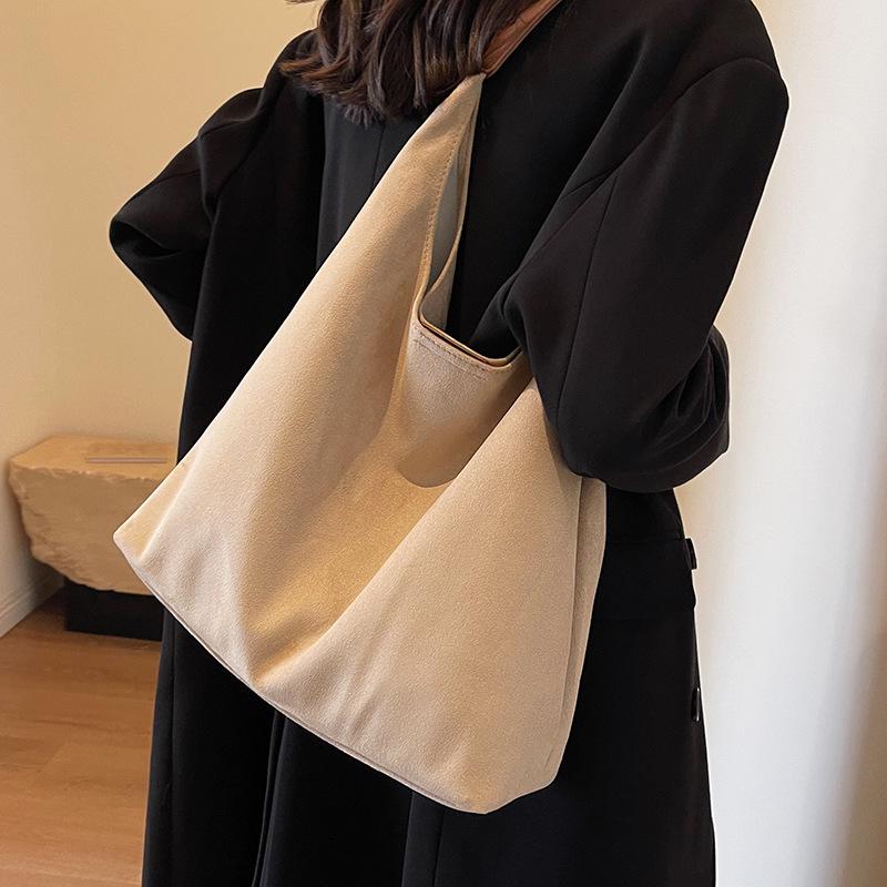 Women's Large Capacity Retro Frosted Shoulder Bag, 2023 Autumn/Winter Collection – Versatile Mother-Child Bucket Style