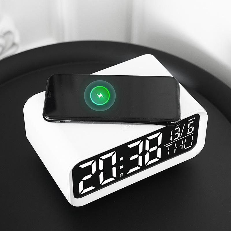 2025 Hot Selling Plastic LED Wireless Charging Desk Clock Multi-Function Night Light Simple Hotel Alarm 15W Output Power Gift