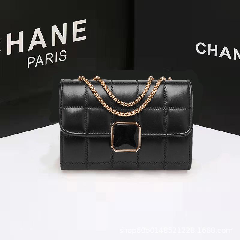 

2023 Women s Versatile Black Textured Chain Bag - Small Square Shoulder & Crossbody Fashion
