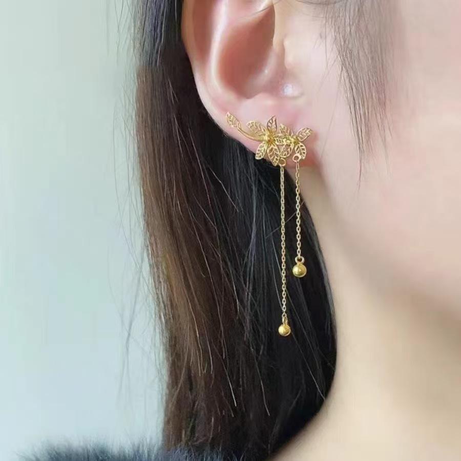 Exquisite Teardrop Leaf Tassel Gold Stud Earrings for Women - Versatile & Elegant