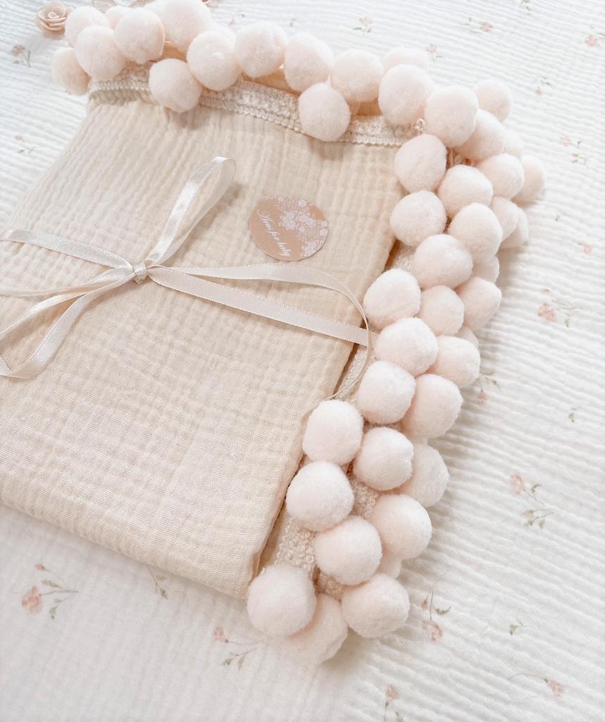 Muslin Blanket 100x75 Vanilla Beige with Beige Pompoms