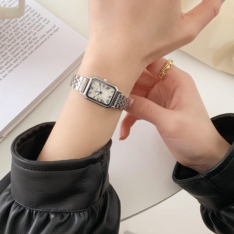Women'S Steel Belt Chain Watch Female High Value Student Cold Wind French Niche Light Luxury Temperament Small Square Dial Female