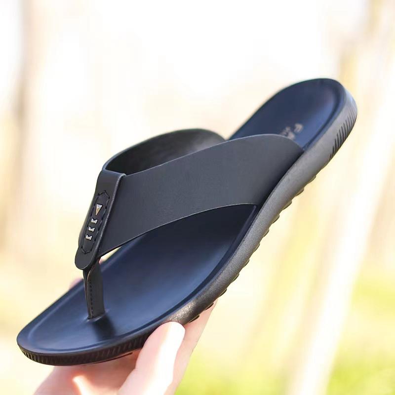 Summer New Shit-stepping Flip-flops Fashionable Versatile Foot Clip Non-slip Casual Beach Shoes Trendy Outer Slippers