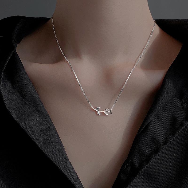 Light Luxury Romantic Tulip Flower Necklace For Women Exquisite Zircon Rose Flowers  Clavicle Chain Choker Party Charm Jewelry