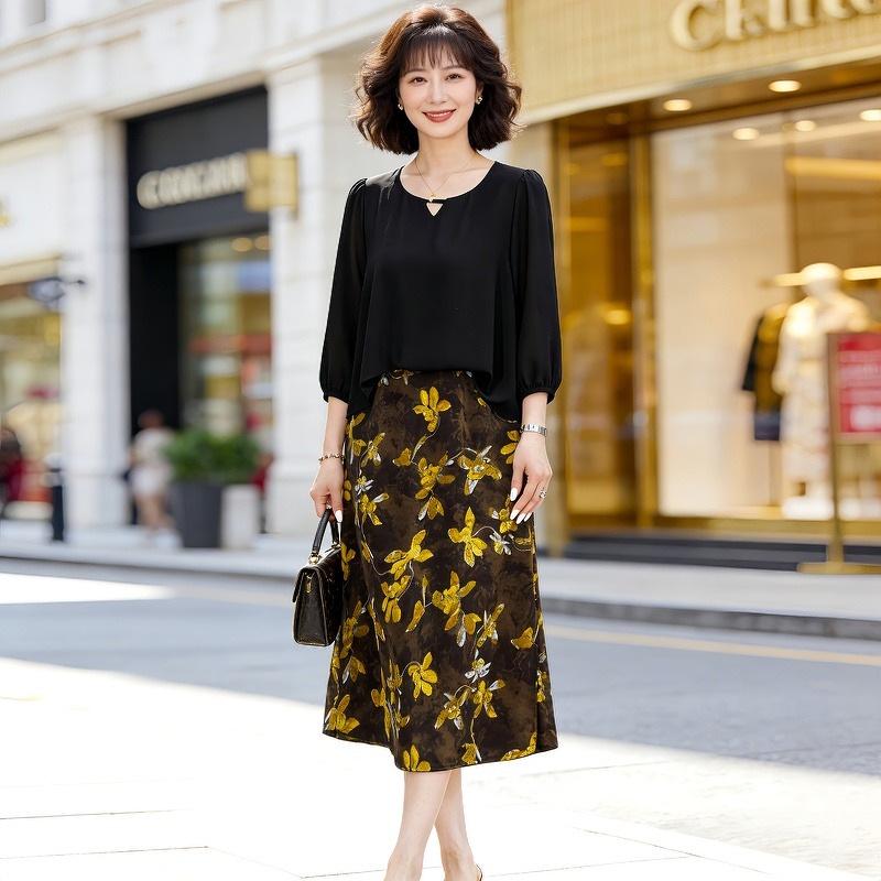 

2026 New Stylish Floral Two-Piece: Short-Sleeved Top & Skirt for Women 4XL (128-140 lbs) жовтий/коричневий