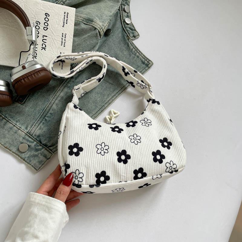 

Underarm bag women s new trendy autumn cute strawberry square bag literary shoulder bag casual messenger bag