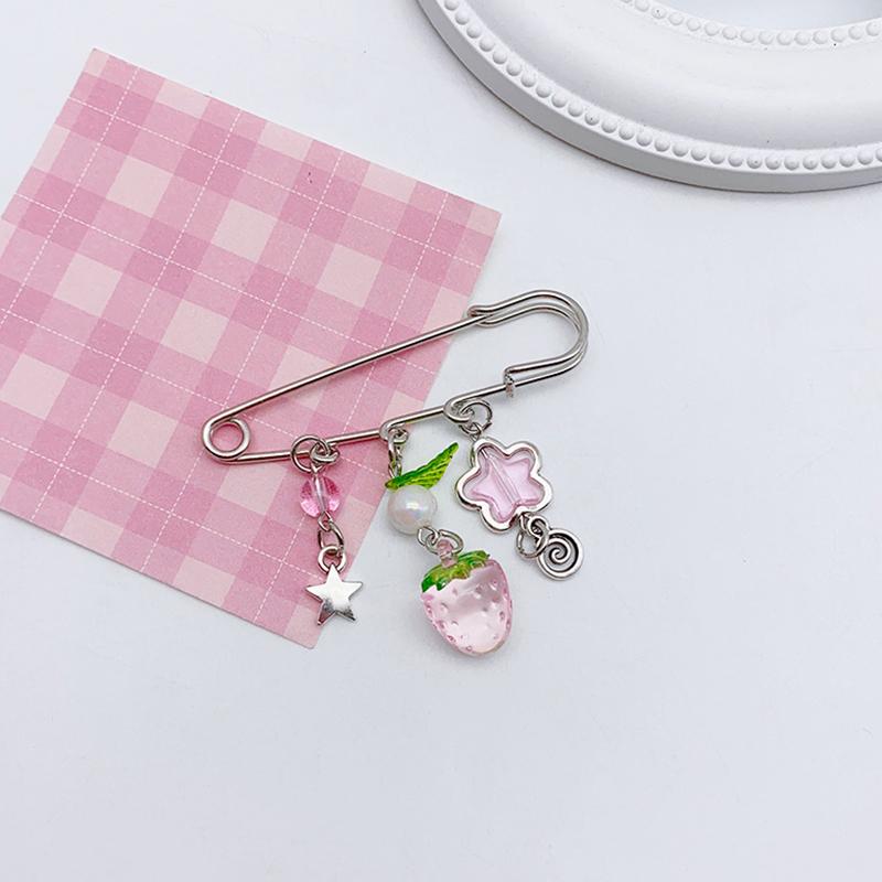 

Милая брошь-подвеска из бисера с клубникой, креативный значок, брелок для ключей, эстетика Y2K, кисточка, брелок для ключей, девчачий шарм для сумки