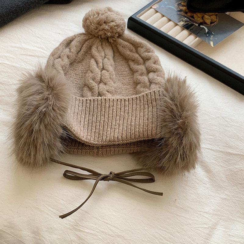 Retro hairball strap knitted hat women's winter warm wool hat showing a small face and cold-proof ear protection bag head hat