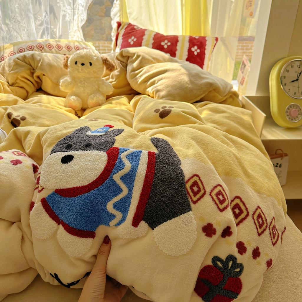 Thickened Milk Fleece Bed Four-Piece Set Coral Flannel Surface Towel Embroidered Quilt Cover Bed Sheet Three-Piece Bedding