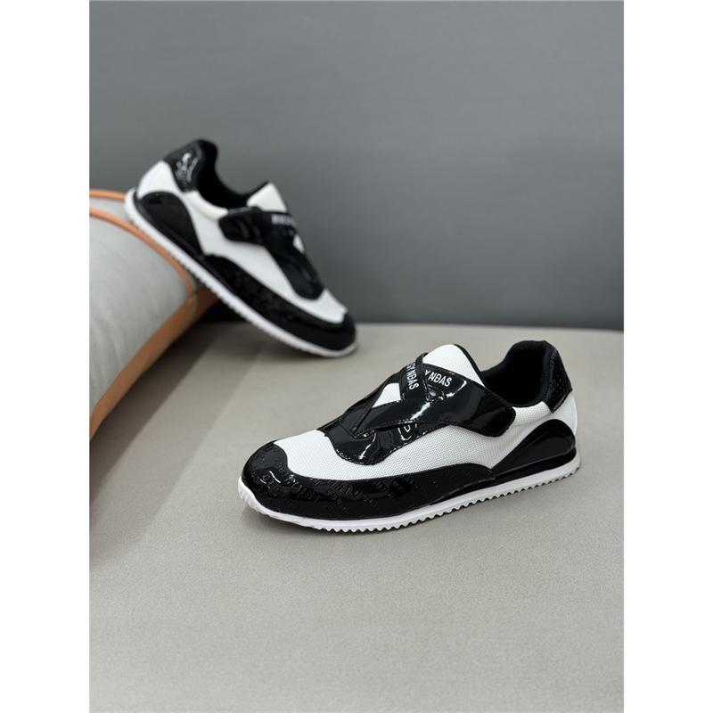 Neue bequeme Schuhe Sneaker atmungsaktiv und bequem dnh