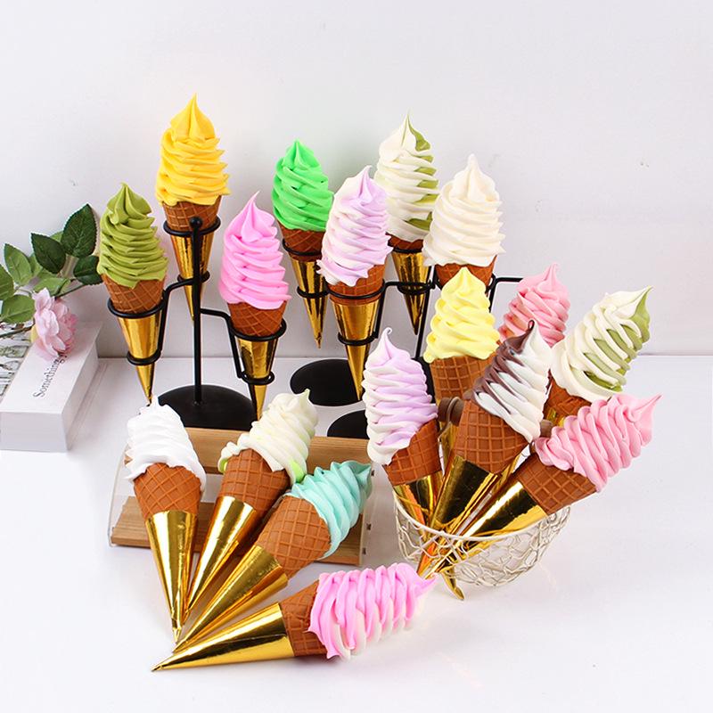 Grande Cono Gelato Decorativo Realistico Prop per Gelaterie e Espositori Bevande Fredde