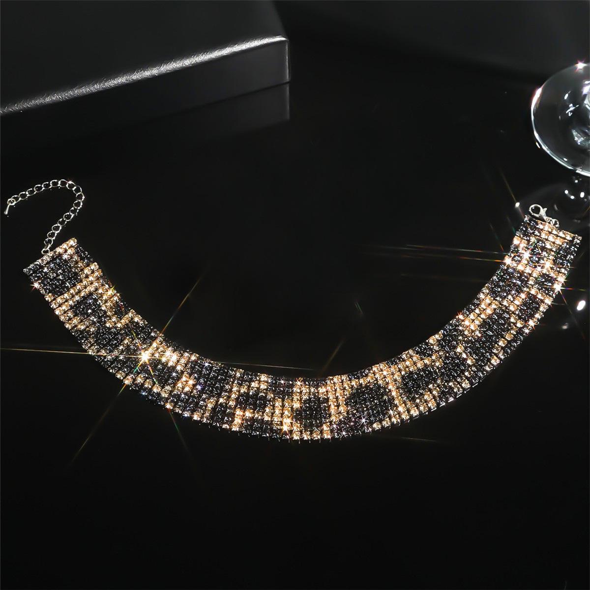 

Роскошное колье-чокер с леопардовым принтом из бриллиантов и 8-рядной цепочкой для ключицы для женщин