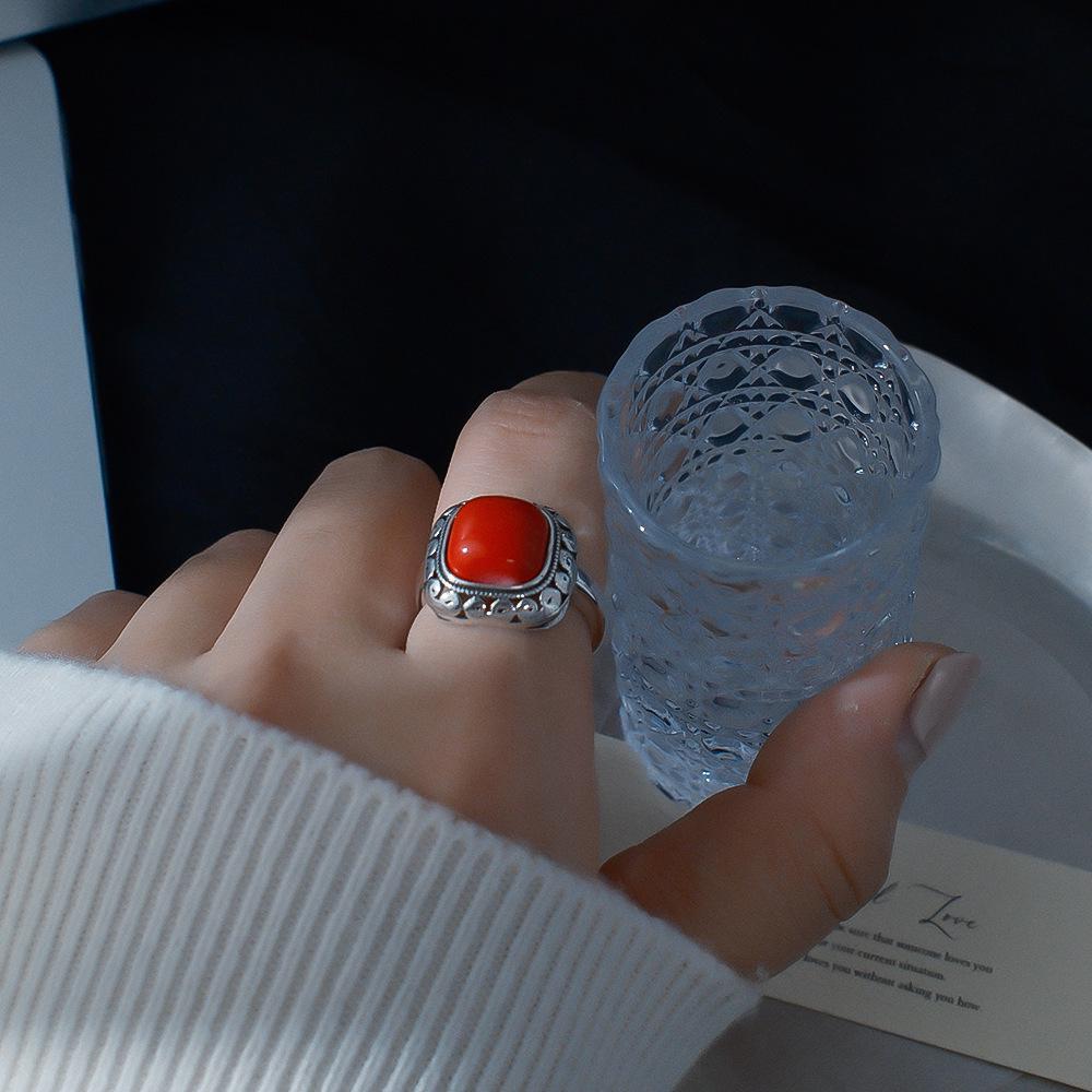 Adjustable Nan Hong Agate Ring with Tang Dynasty Pattern - Ethnic Chinese Retro Style