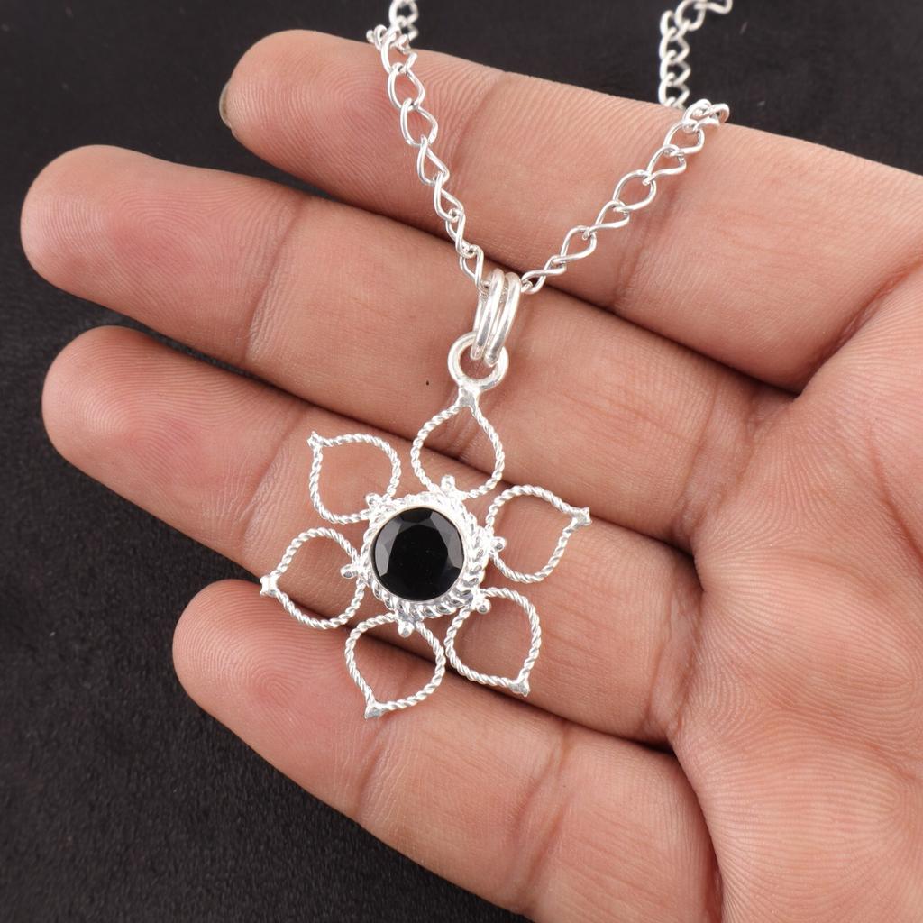 August Round Natural Faceted Black Onyx Sterling Silver Sisters Gift New Pendant PP-18-38