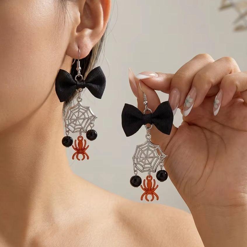 New Design Sweet Cool Black Bowknot Spider Dangle Earring for Women Gothic Spider Web Bat Long Tassel Earring Halloween Jewelry