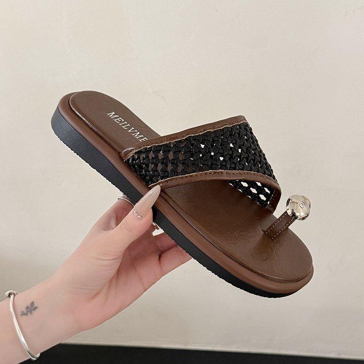 Comfort version '~ Retro woven toe slippers women's 2025 new summer wear foreign style fashion flat bottom cool slippers women